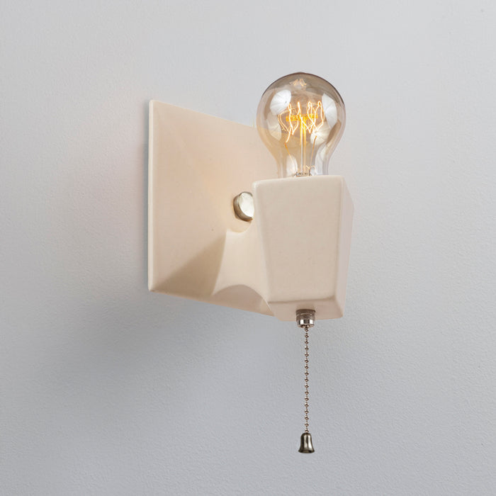 Justice Designs - CER-7011-MAT-NCKL - One Light Wall Sconce - American Classics - Matte White